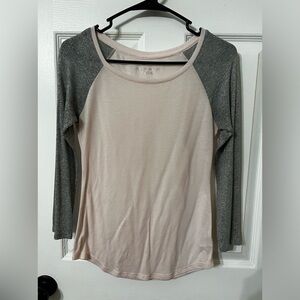 Light pink American eagle shirt